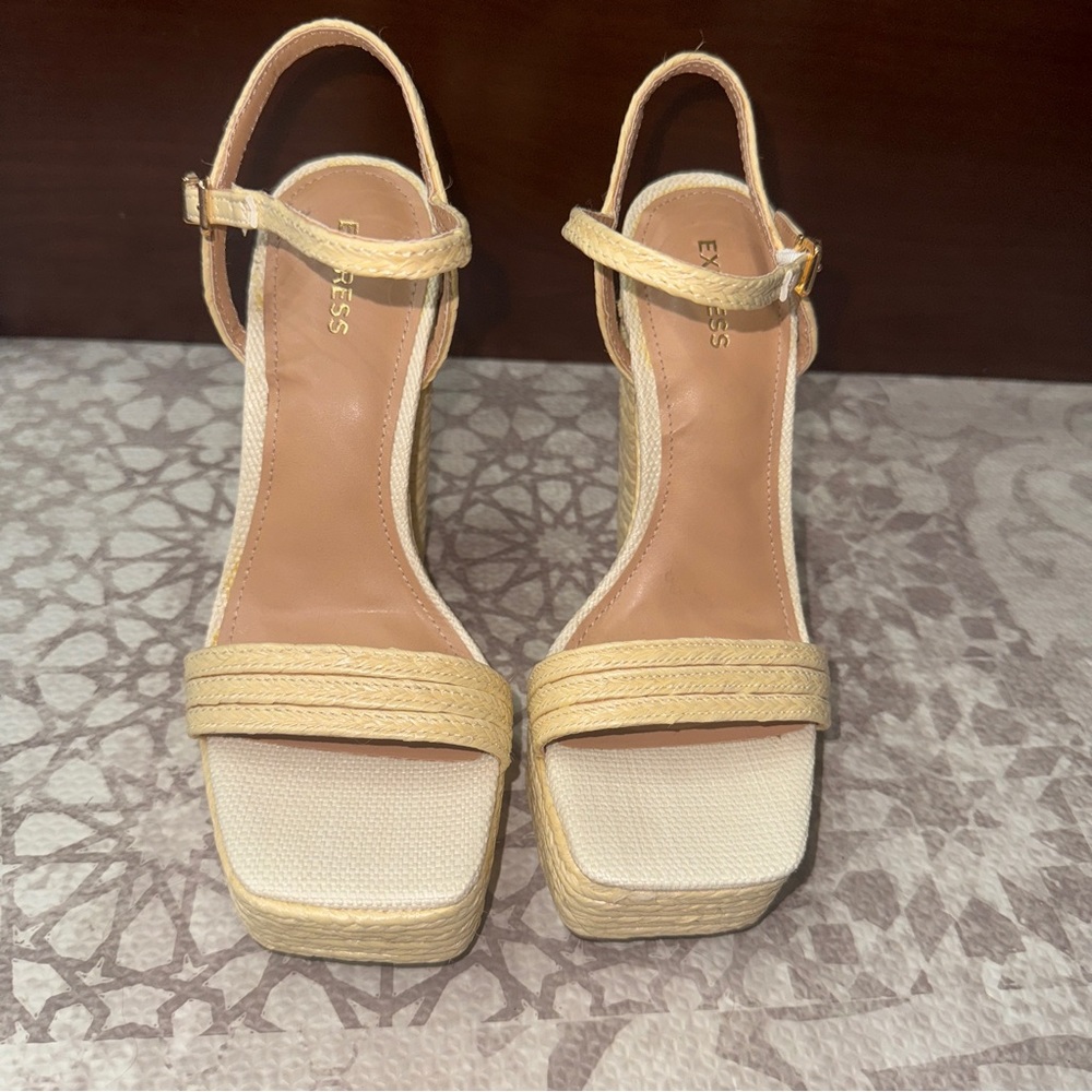 Express platform heels - Picture 3 of 7
